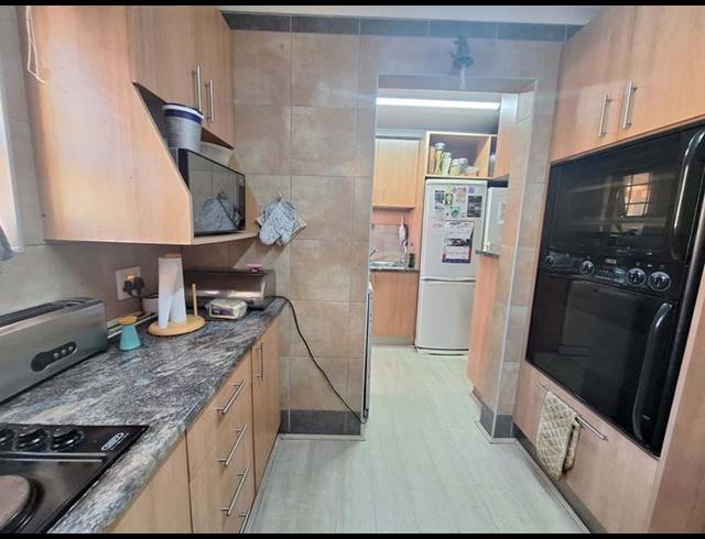 4 BEDROOM HOUSE FOR SALE IN HARTENBOS HEUWELS